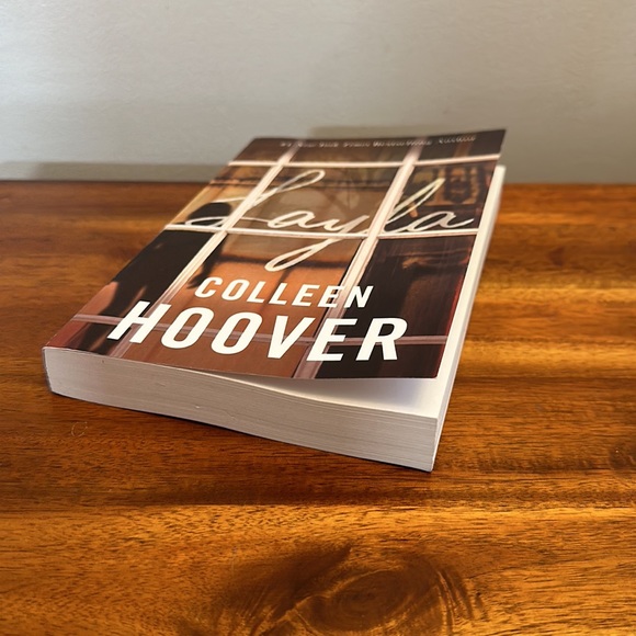 Colleen Hoover “Layla” paperback edition - Picture 3 of 7